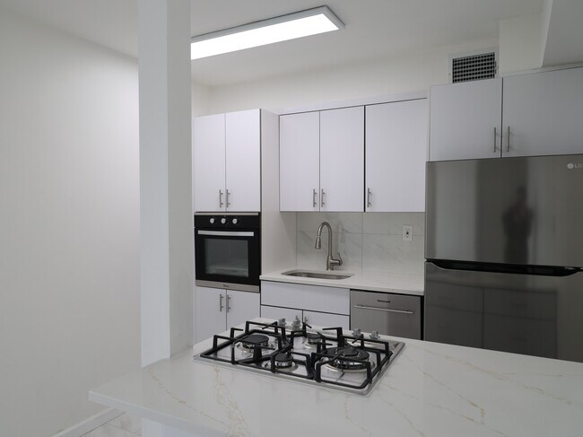 Foto del edificio - 6050 Boulevard E