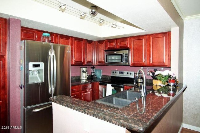 Foto del edificio - 1331 W Baseline Rd