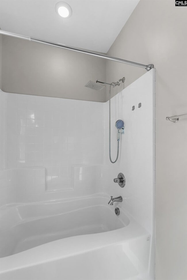Foto del edificio - 1351 Montford Dr