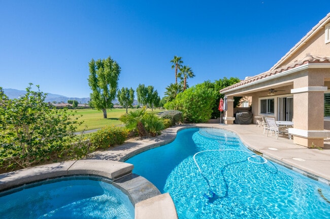 Foto del edificio - 80395 Green Hills Dr