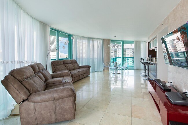 Foto del edificio - 6000 Indian Creek Dr