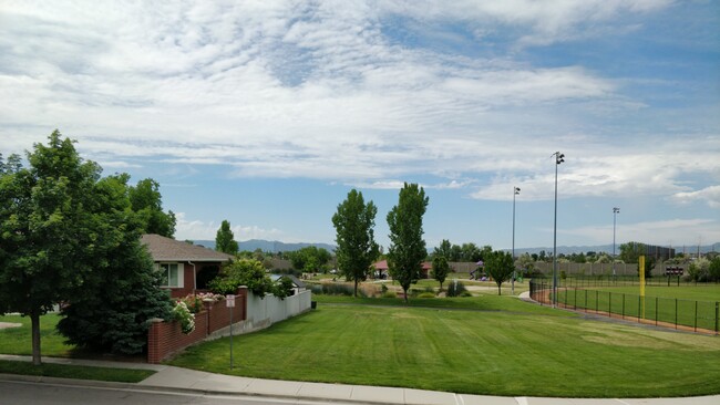 Foto del edificio - 940 W Red Oaks Dr
