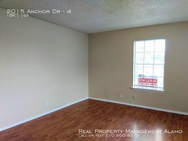 Building Photo - 2015 Anchor Dr