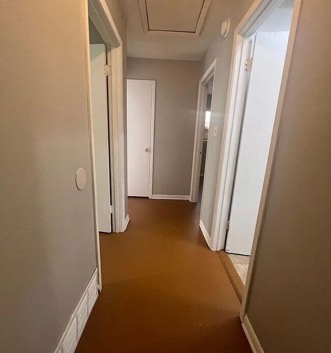 Foto del edificio - "Charming 3-Bedroom Memphis Home with 5 Half Baths – Perfect for Entertaining!"
