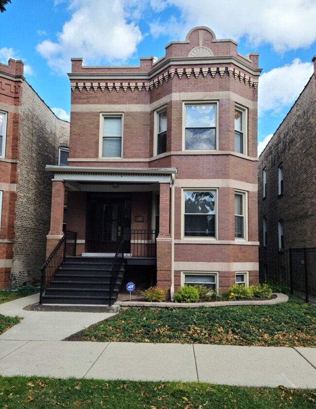 Building Photo - 3707 N Bernard St