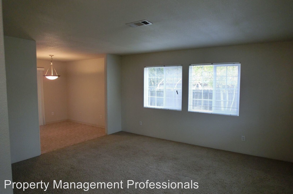 Foto principal - 954 SW Central Ave