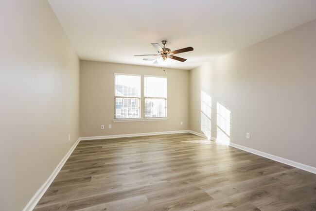 Foto del edificio - 1543 Oak Dr