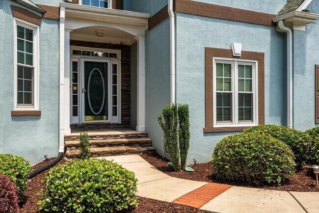 Foto del edificio - 225 Heritage Lake Dr