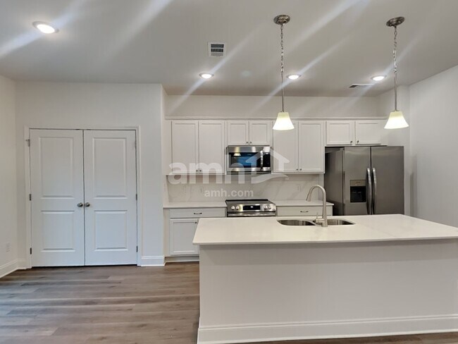 Foto del edificio - 216 Gershon Wy