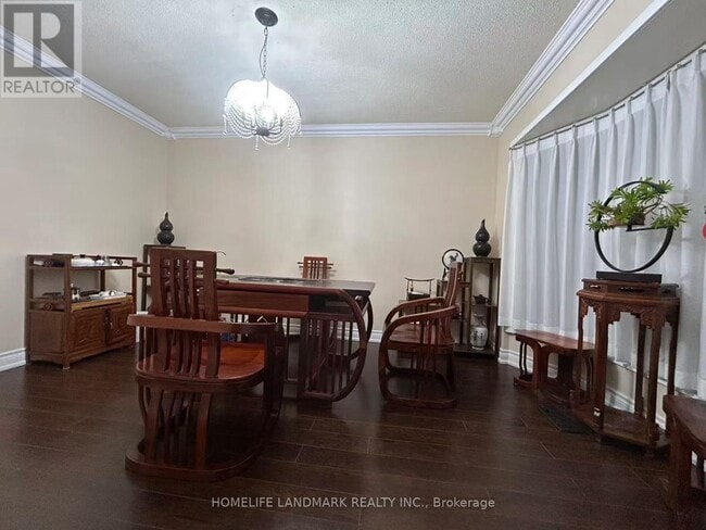 Building Photo - 37 Allangrove Crescent