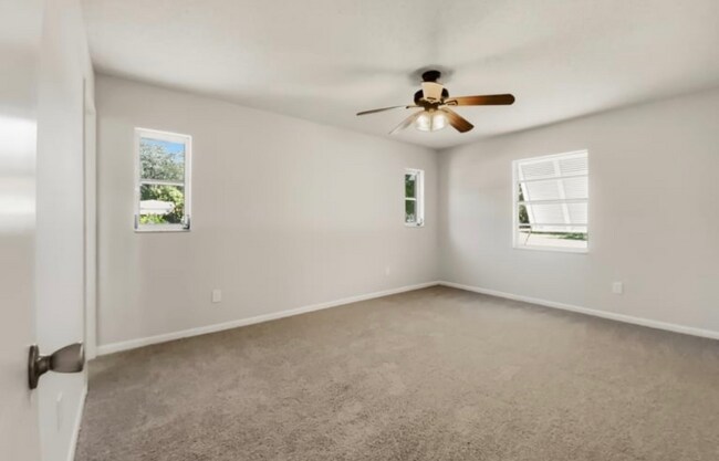 Foto del edificio - 48 Deltona Blvd