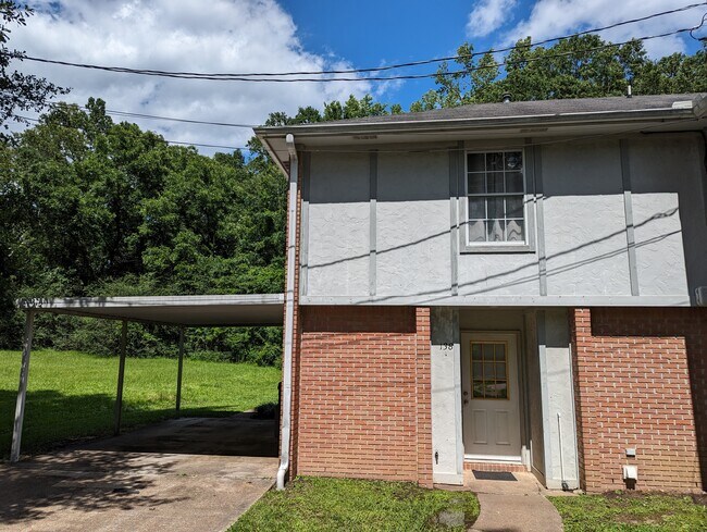 Foto del edificio - 138 McNeece St