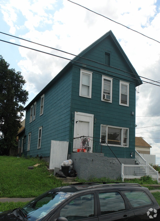 Building Photo - 257 Lilac St