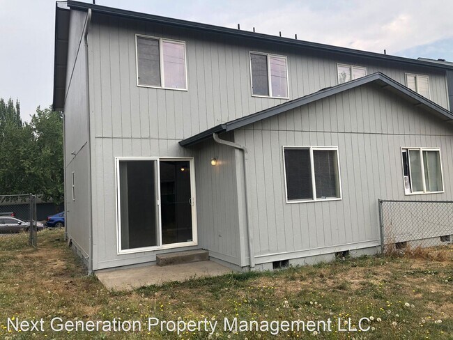 Building Photo - 3 br, 1.5 bath House - 2777 S. Cloverleaf Lp.