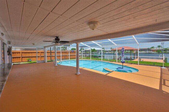 Foto del edificio - 6422 Lake Sunrise Dr