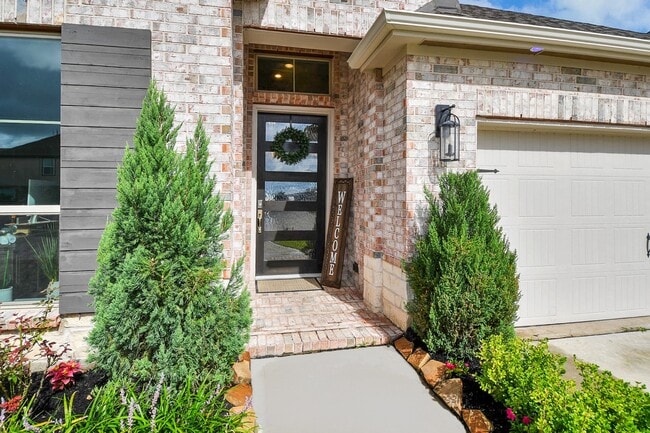 Building Photo - 1711 Rustling Creek Dr