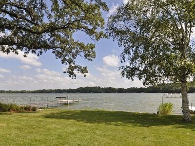 Foto del edificio - 9227 Lake Riley Blvd