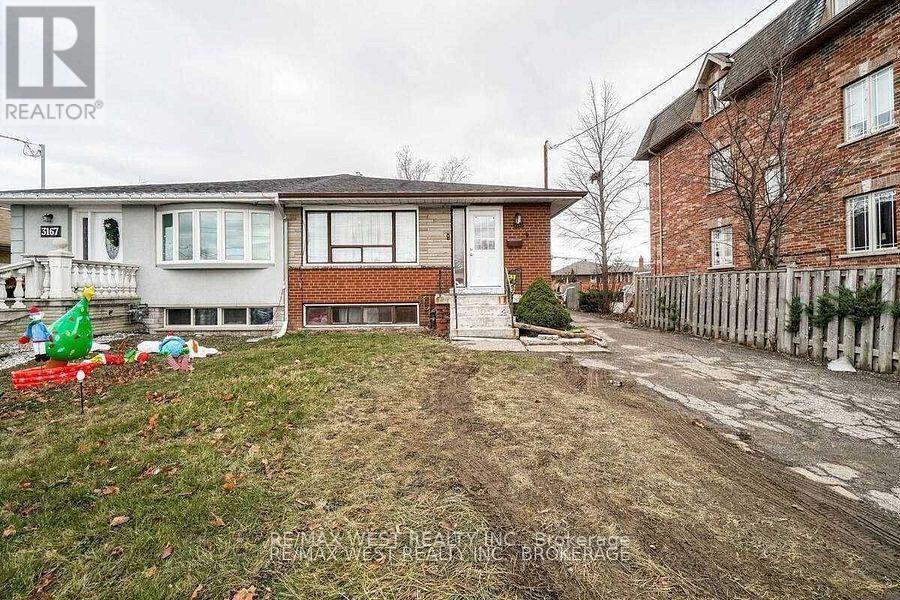 3165 Weston Rd, Toronto, ON M9M 2T4 House for Rent in Toronto, ON