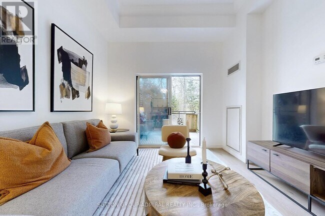 Building Photo - 2 Maison Parc Ct