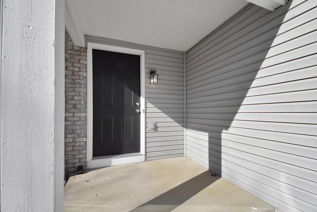 Building Photo - 2861 Ambarwent Rd