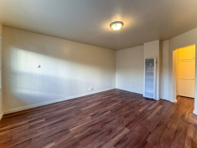 Building Photo - 4253 1/2 S Centinela Ave-