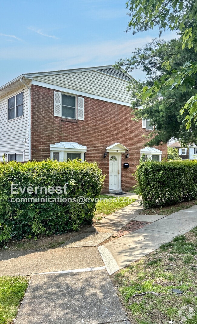 Building Photo - 1382 Ironwood St
