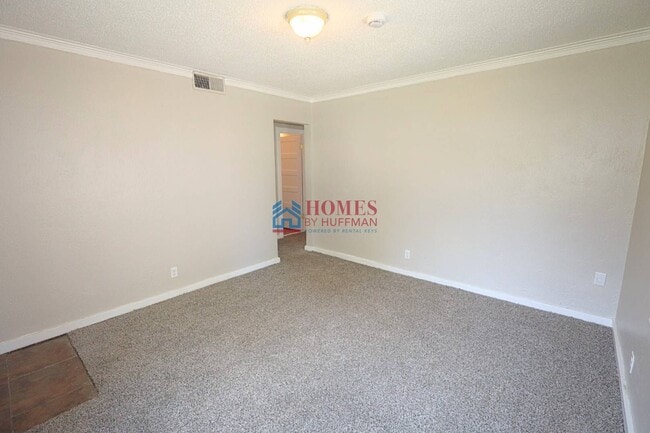 Foto del edificio - Three bedroom House | Two Bathroom