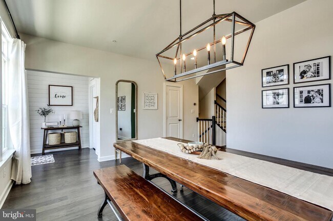 Foto del edificio - 6416 Greenleigh Ave