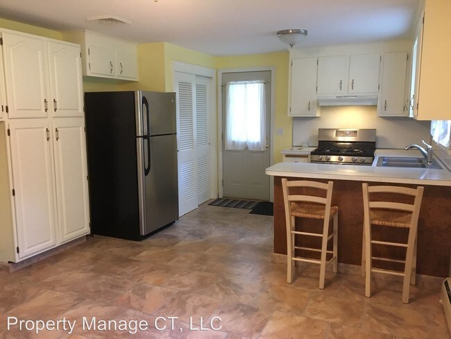 Foto del edificio - 3 br, 1.5 bath House - 8 Dickman Rd