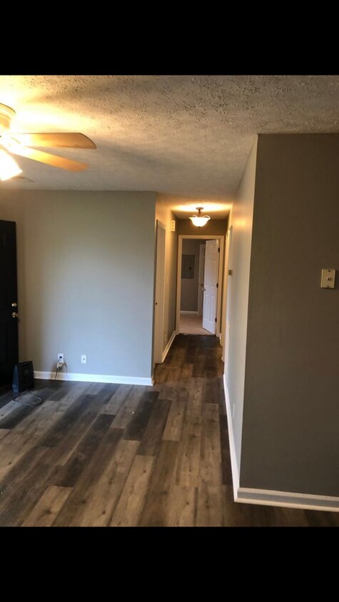 Primary Photo - 1043 Shadow Ridge Ave