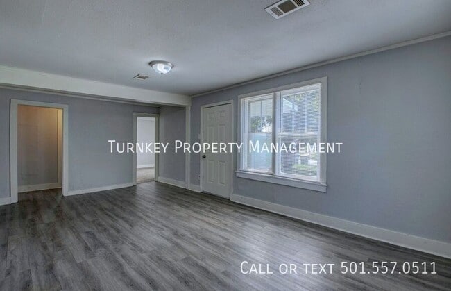 Building Photo - 621 Poe St