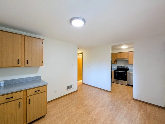 Building Photo - 3Bd/1.5ba Lake Stevens Duplex