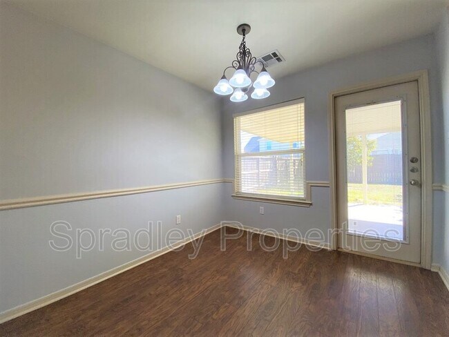 Foto del edificio - 1019 Westbury