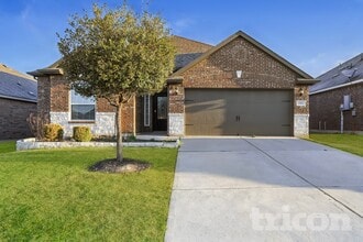 Building Photo - 2312 Redbud Dr