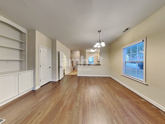 Foto del edificio - 129 Buchanan Ln