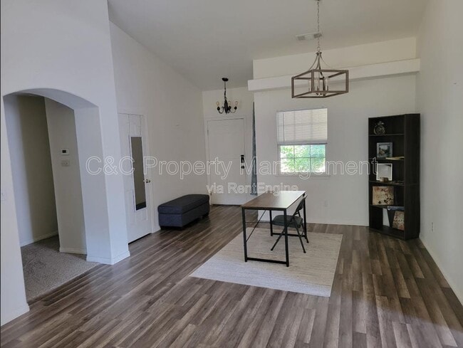 Foto del edificio - 3935 E Laurel Ct