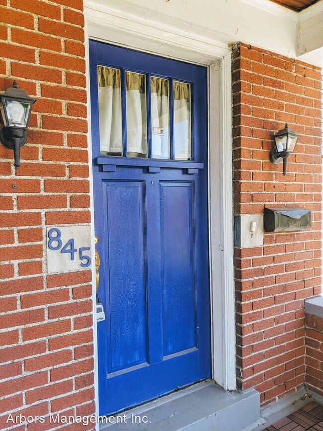 Foto del edificio - 3 br, 3 bath House - 845 Jancey St