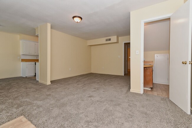 Building Photo - STANFORD.3406 A-B