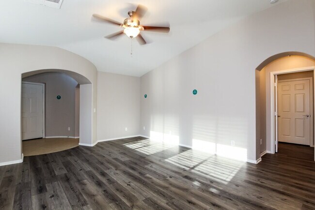 Foto del edificio - 14837 W Wethersfield Rd