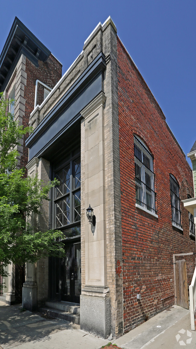 Foto del edificio - CT Russell Lofts