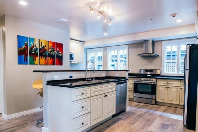 Interior Photo - 1770 La Loma