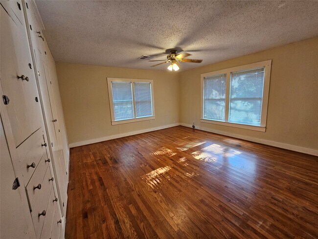 Building Photo - 603 Landrum