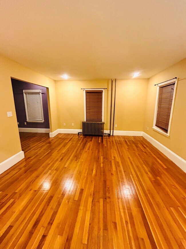 Foto del edificio - 23 Holmfield Ave