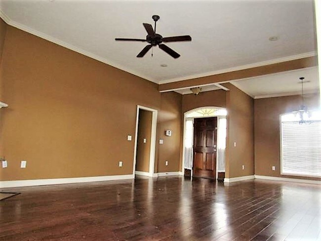 Building Photo - 105 Muirfield Pl