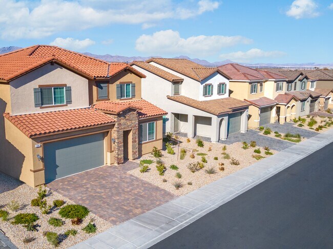 Building Photo - 723 Sienna Rising Drive