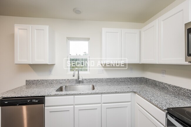 Foto del edificio - 954 Pilgrim St E