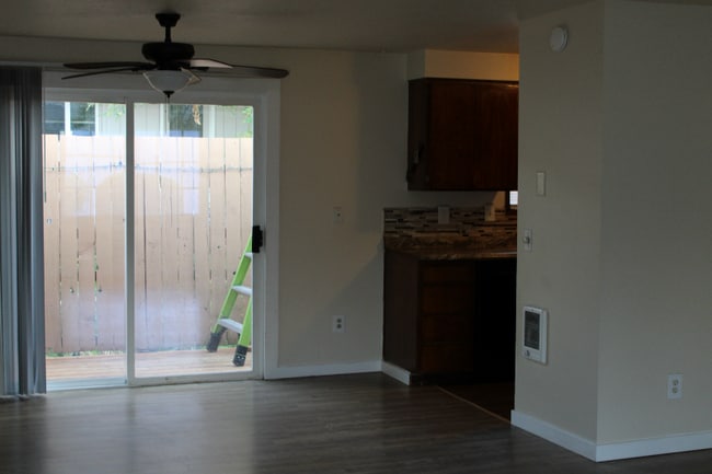 Building Photo - 10915 SW Hall Blvd