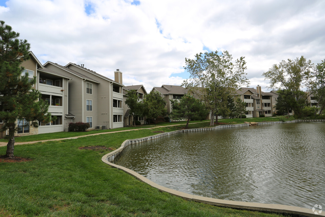 Primary Photo - Three Lakes Apartments