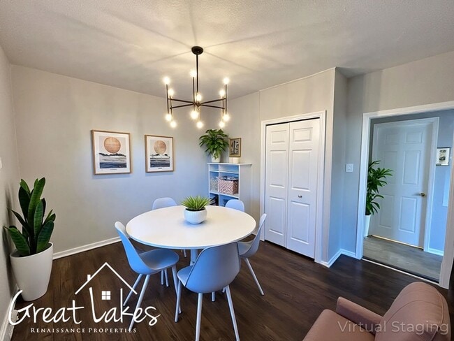 Foto del edificio - Charming 3 Bedroom 2 Bathroom now availabl...