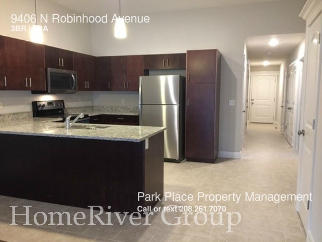 Primary Photo - 9406 N Robinhood Ave
